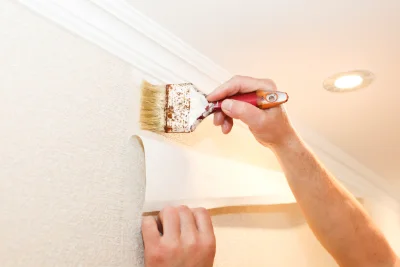 Pose de papier peint au Beausset — revêtements muraux et toiles de verre